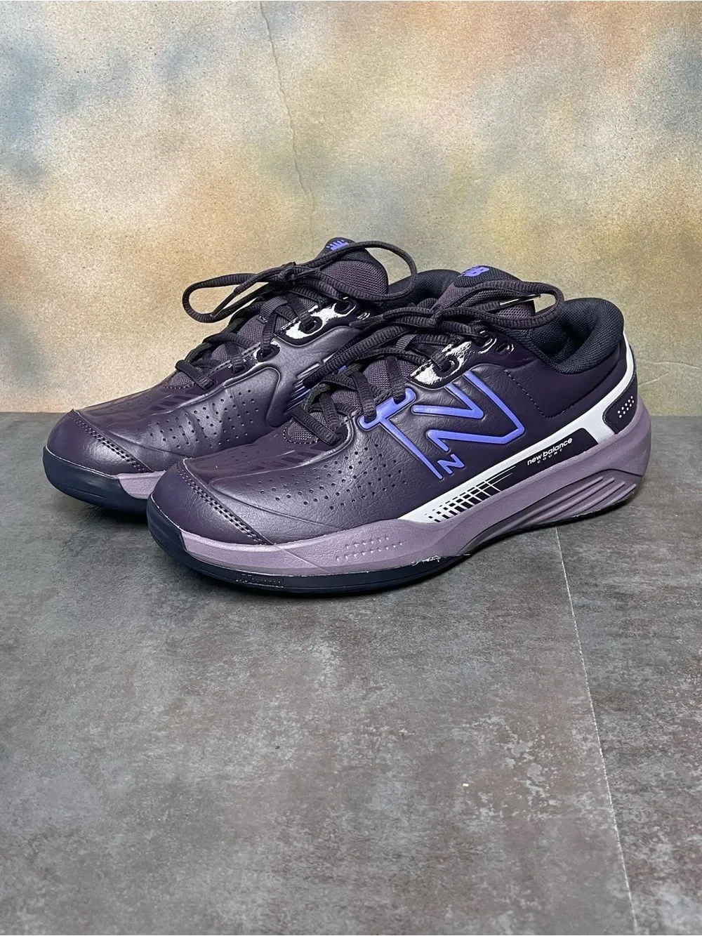 New Balance 696v5 Women’s Wide Plum Purple Tennis Shoes Size 9D